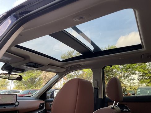 Used 2025 Nissan Rogue Platinum w/ Platinum Premium Package image 21