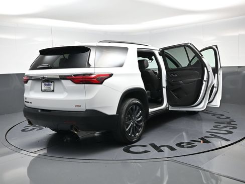 Used 2023 Chevrolet Traverse RS AWD/4WD image 27
