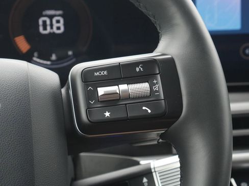 Used 2025 Hyundai Santa Fe SEL FWD image 11