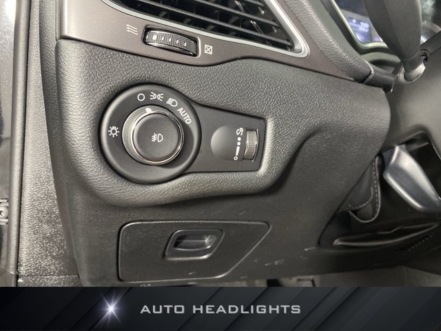 Used 2019 Jeep Cherokee Latitude w/ Popular Appearance Group AWD/4WD image 22