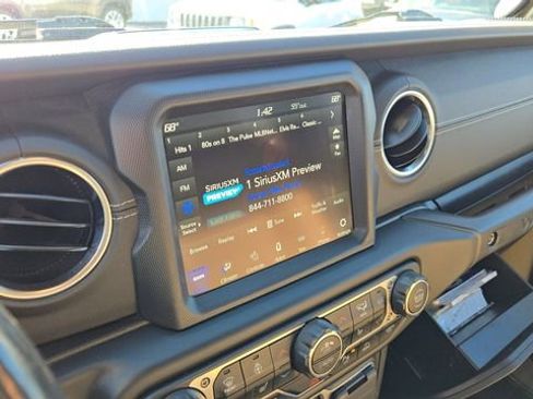 Certified 2022 Jeep Wrangler Unlimited Rubicon 4xe w/ Cold Weather Group image 16