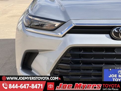 Used 2025 Toyota Grand Highlander FWD image 5