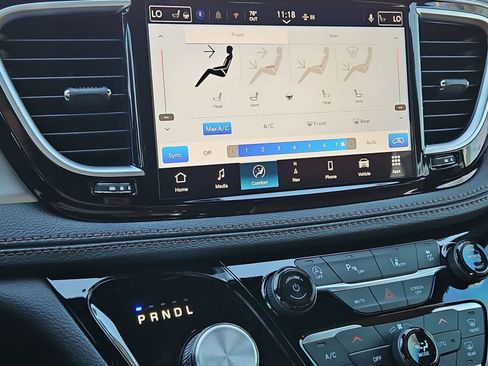 New 2026 Chrysler Pacifica Pinnacle image 27