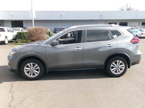 Used 2018 Nissan Rogue S w/ S Value Package image 2
