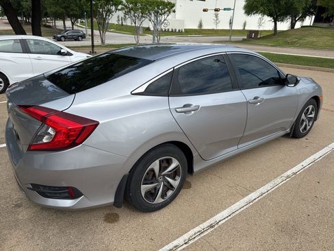 Used 2019 Honda Civic LX image 2