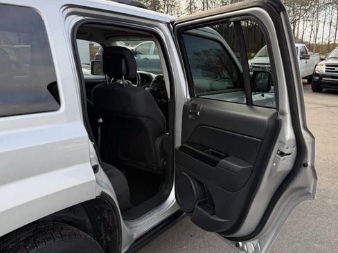 Used 2011 Jeep Patriot Latitude image 15