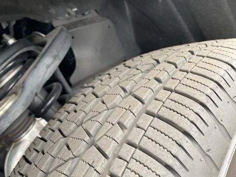 Certified 2025 Toyota Tacoma SR5 AWD/4WD image 11