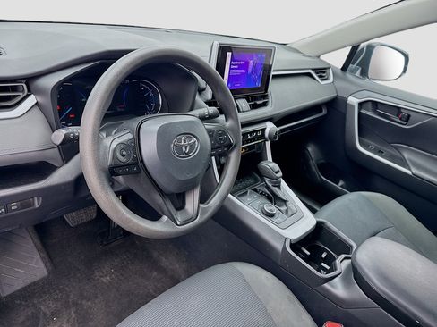 Used 2024 Toyota RAV4 LE image 7
