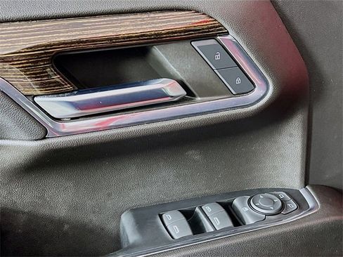 Used 2024 GMC Sierra 1500 Elevation image 9