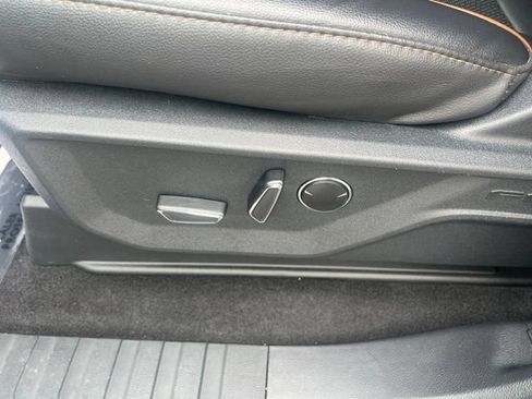 Used 2025 Ford F150 Lariat w/ Equipment Group 502A High AWD/4WD image 19