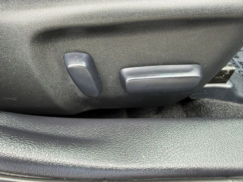 Used 2013 Toyota Avalon XLE Touring FWD image 22