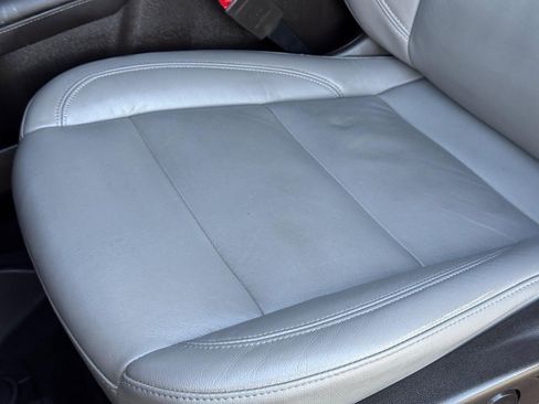 Used 2021 Chevrolet Suburban Z71 w/ Z71 Signature Package image 26