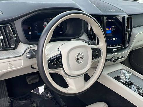 Used 2023 Volvo XC60 B6 Ultimate w/ Climate Package image 10