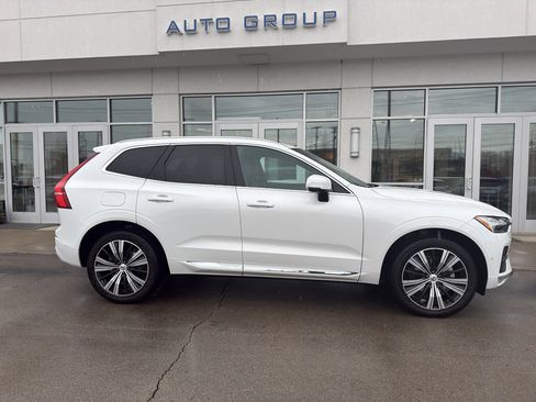 Used 2023 Volvo XC60 B5 Plus w/ Climate Package image 2