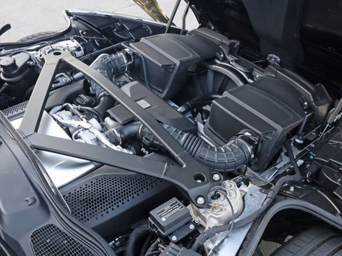 Used 2022 Aston Martin DB11 Coupe image 11