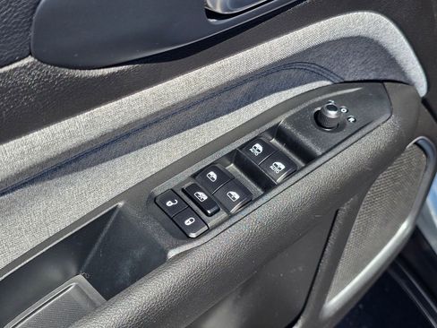 Used 2024 Jeep Compass Latitude image 21