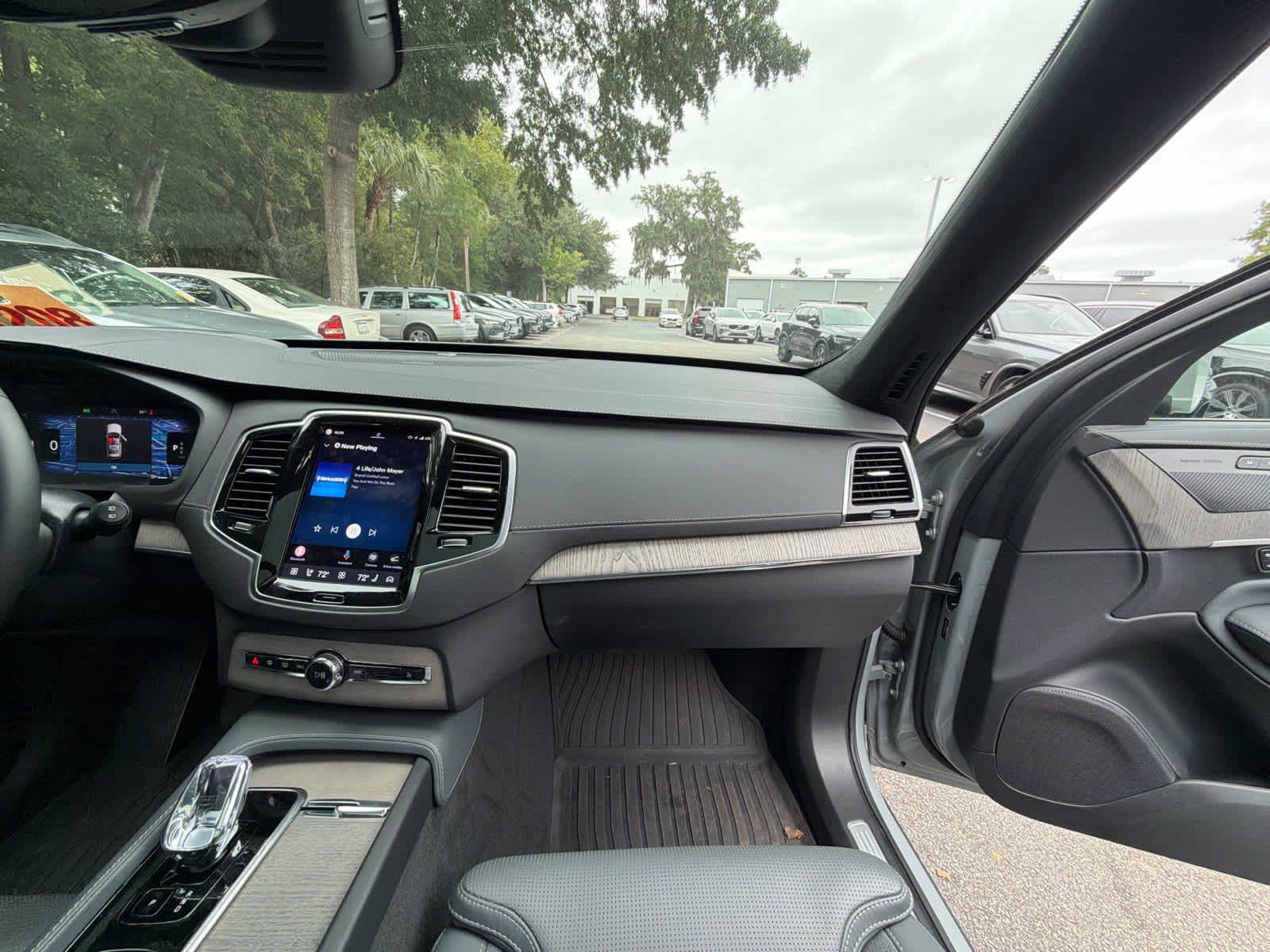 Used 2024 Volvo XC90 B6 Ultimate w/ Lounge Package AWD/4WD image 20