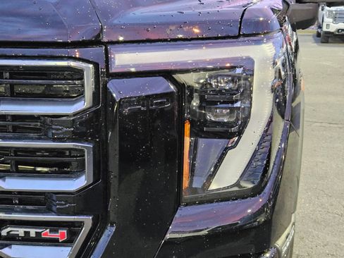 Used 2025 GMC Sierra 2500 AT4 image 13