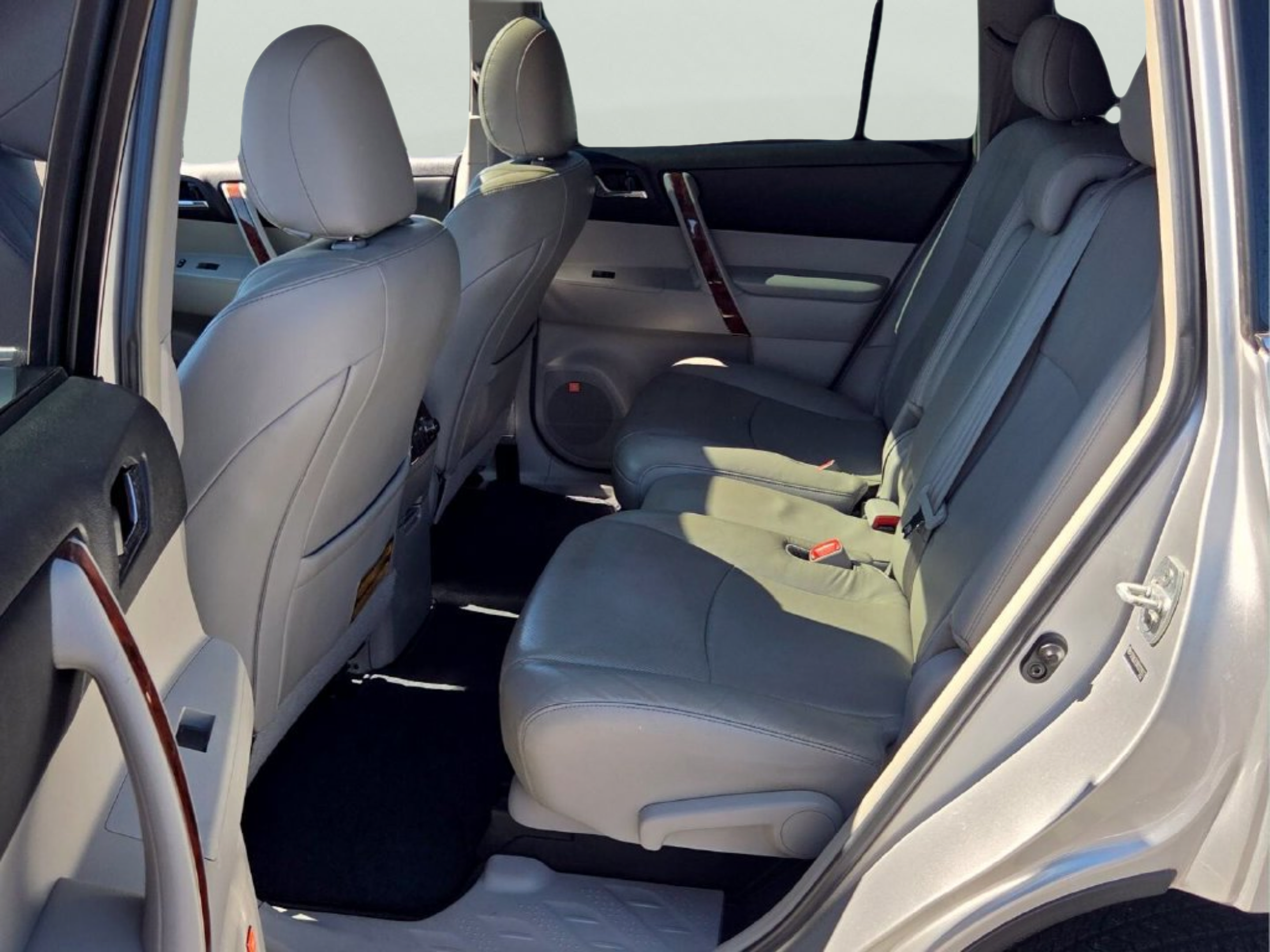 Used 2013 Toyota Highlander Limited AWD/4WD image 11