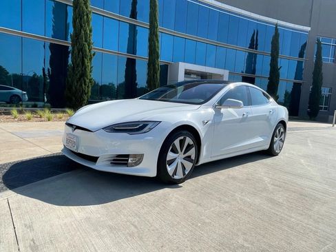 Used 2020 Tesla Model S Long Range Plus AWD/4WD image 56