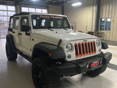 Used 2014 Jeep Wrangler Unlimited Sport w/ Max Tow Package image 4