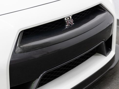 Used 2016 Nissan GT-R Premium AWD/4WD image 27