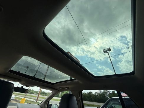 Used 2012 Lincoln MKX AWD image 17