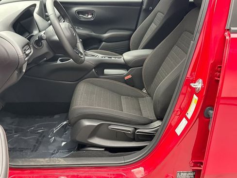 Used 2024 Honda HR-V Sport image 11