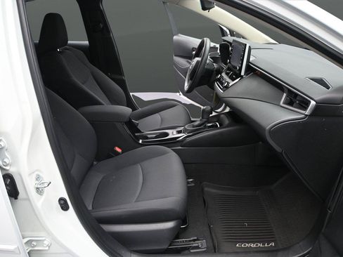 Used 2021 Toyota Corolla LE FWD image 17
