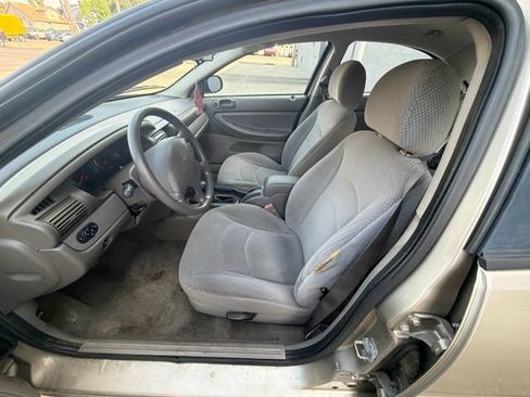 Used 2004 Chrysler Sebring LX FWD image 11
