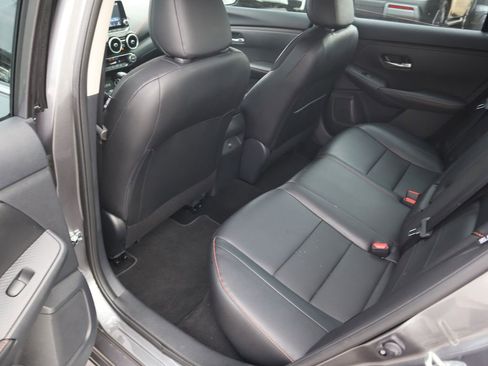 Used 2025 Nissan Sentra SR w/ SR Premium Package image 10