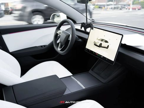 Used 2025 Tesla Model 3 Long Range RWD image 11