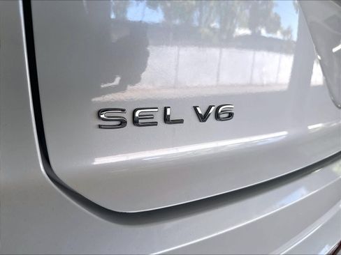 Used 2023 Volkswagen Atlas Cross Sport SEL R-Line AWD/4WD image 27