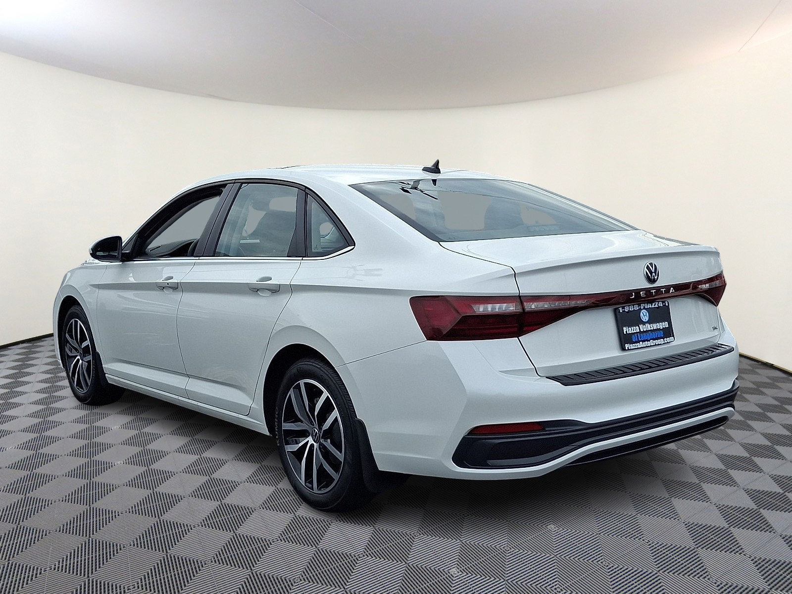 Used 2026 Volkswagen Jetta SE FWD image 5