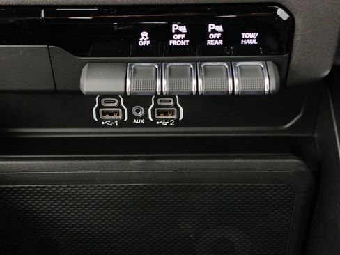 New 2026 RAM 1500 Express AWD/4WD image 10