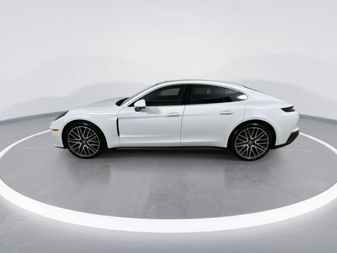 Used 2024 Porsche Panamera RWD image 5