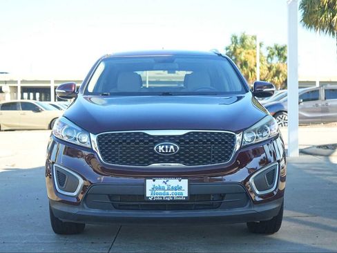 Used 2017 Kia Sorento LX image 6
