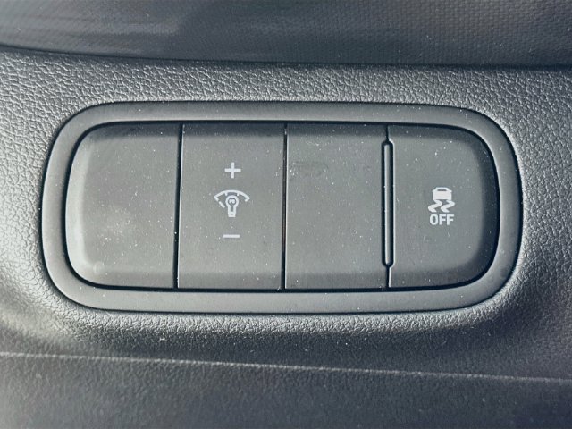 Used 2024 Hyundai Venue Limited FWD image 21