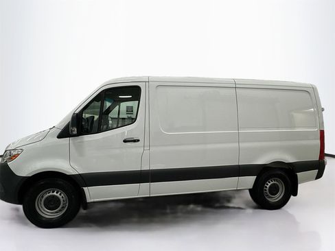Used 2025 Mercedes-Benz Sprinter 2500 image 5