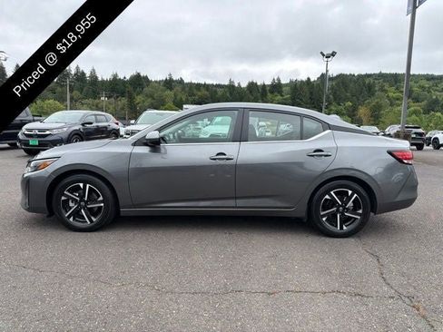Used 2025 Nissan Sentra SV FWD image 3