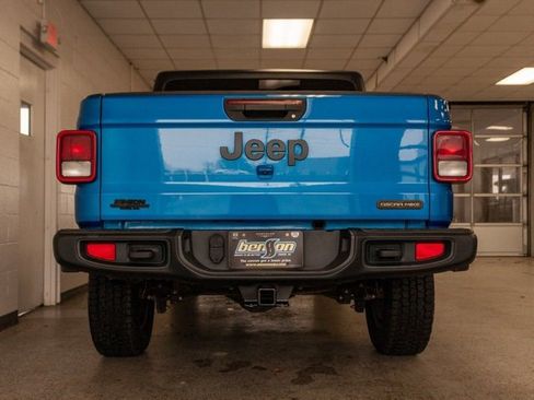 Used 2021 Jeep Gladiator Sport image 4