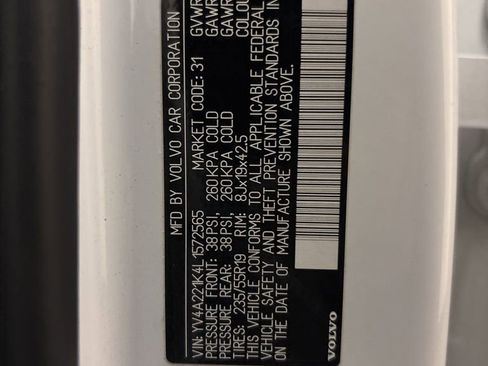 Used 2020 Volvo XC90 T6 Momentum image 11