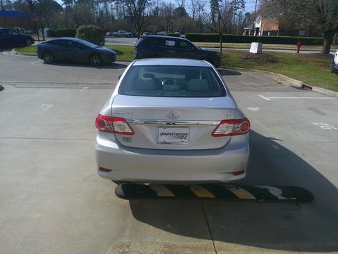 Used 2013 Toyota Corolla LE image 14