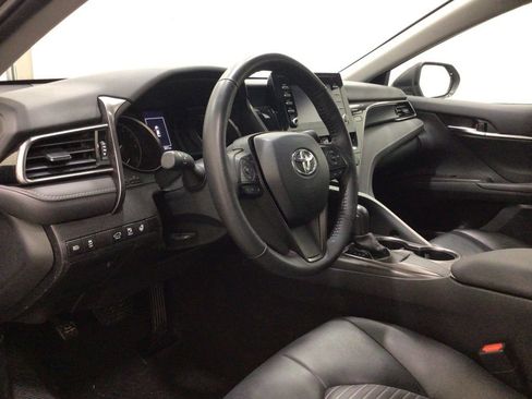 Used 2024 Toyota Camry SE image 9