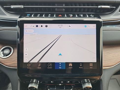 Used 2023 Jeep Grand Cherokee Summit w/ Luxury Tech Group V image 26