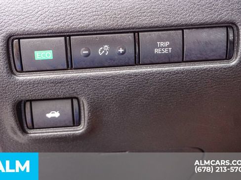 Used 2024 Nissan Sentra SV FWD image 43