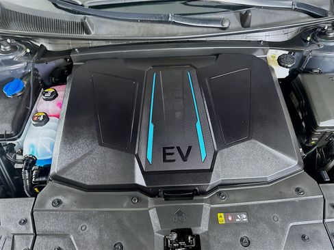 Used 2024 Hyundai Ioniq 5 SEL image 32