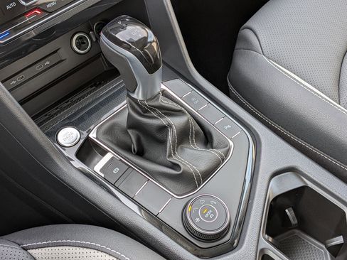 New 2026 Volkswagen Taos SEL AWD/4WD image 25
