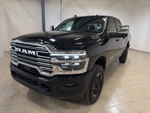 Used 2026 RAM 2500 Laramie AWD/4WD image 2