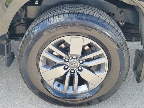 Certified 2025 Nissan Frontier SV image 13